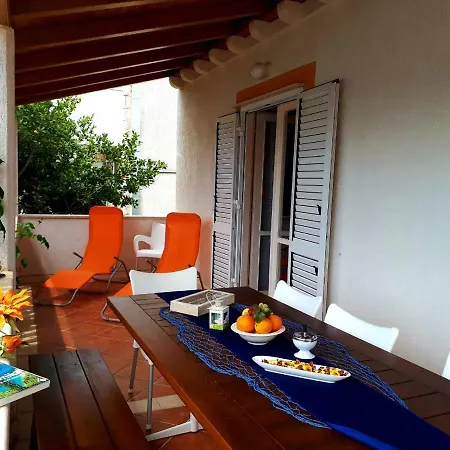 Апартаменты Vesna - Your Choice - 80 M From *